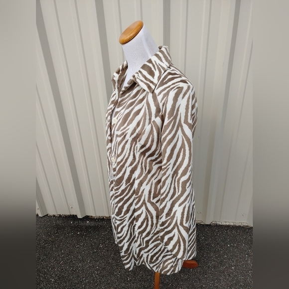 STYLISH ANIMAL PRINT DESIGN FAUX FUR COAT SIZE X-SMALL - Picture 4 of 6